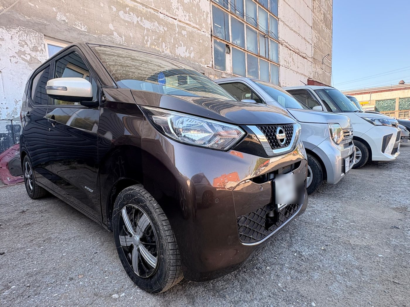 Nissan Dayz, коричневый
